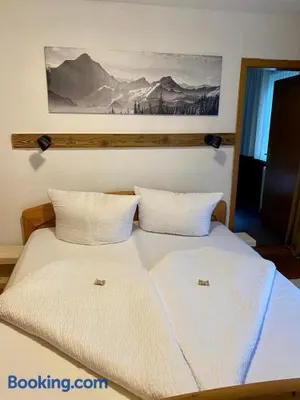 Image of Apart Larcher