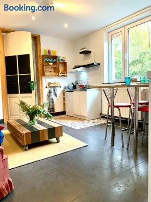 Image of Studio - Tour d'HÉLOÏSE - 10' de Bruxelles