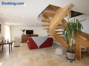 Image of Grande Maison pour 10 Pers. avec Jardin, Terrasse, BBQ, Près de Bruyères et Gérardmer - FR-1-589-335
