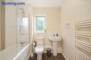 Image of Peaceful 2BR Flat with Historic Bottle Kilns View & Free Parking Located near City Centre