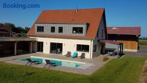 Image of Superbe Maison Jacuzzi+Piscine au cœur des vignes