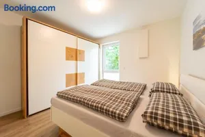 Image of Moderne Ferienwohnung mit SUPs, Balkon und Parkplatz