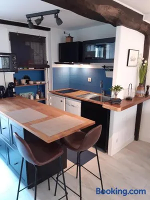 Image of Appartement Haute Ville meublé avec cour privative