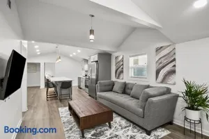 Image of 4-Bed 2-Bath Pet Friendly Home in Heart of Atlanta