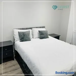 Image of Tastefully decorated 4 Bed Home in Gedling - Near Colwick Country Park, Victoria Retail Park, City Centre & Nottingham Racecourse