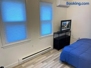 Image of 5min Gillette Stadium! Sleeps 12