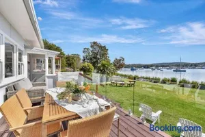 Image of The Little Lake House at Rathmines waterfront on Lake Macquarie