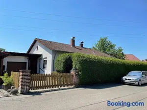 Image of Bungalow in ruhiger Siedlung mit Terrasse und Stellplatz