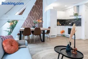 Image of 6-Bed Aircon House Diaz 60m2, many bedrooms