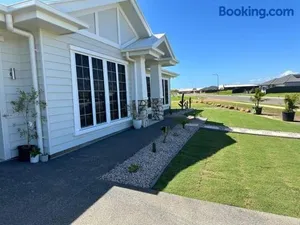 Image of Wait and Sea Bargara