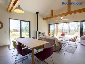 Image of Gîte confortable avec piscine privée et jardin clos en Dordogne - FR-1-616-319