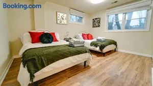 Image of Gorgeous 5BR & 3BA Spacious Home 2 minutes from MGM