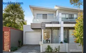 Image of Room in Newport Modern townhouse - Walk to stunning ocean view