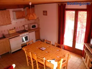 Image of Charmant 3 pièces pour 6, balcon exposé Sud, au cœur de Valloire - FR-1-263-77
