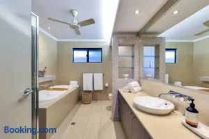 Image of Beautiful Bayview - King Beds, Pool Water Frontage