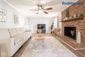 Image of Serene on Sonning- Close to I-26- 20 Mins to Midtown