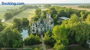 Image of Ecolodges de rêve dans un château de conte de fées