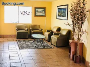Image of Country Host Inn