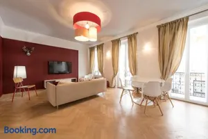 Image of F3 Plein centre plage à 50 m (rue calme) parking possible