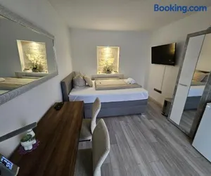 Image of Sunny room 2