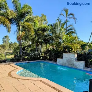 Image of Modern Home - 10 Guests - 5 Bedrooms and Pool