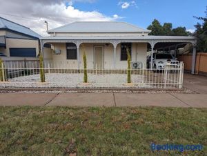 Image of Broken Hill Inn Cottage