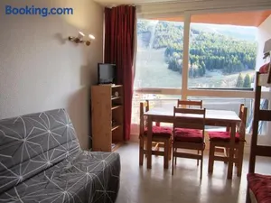 Image of Chaleureux Studio Pour 4 Pers, 19m2 Avec Balcon, Au Pied Des Pistes De Villard-De-Lans - Fr-1-689-118