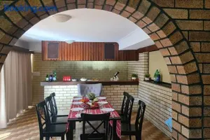 Image of Big Holliday house with pool