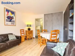 Image of Appartement 3P rénové, balcon, proche pistes et commerces - FR-1-425-126