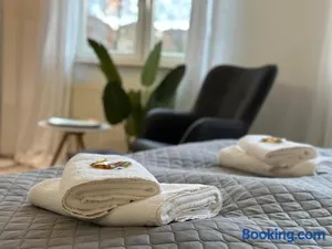 Image of BELLA - Business&Family - 200m zum Schloßeingang, Parkplatz, SmartTV, Netflix, Waschmaschine, 24h Checkin, 41qm, WLAN