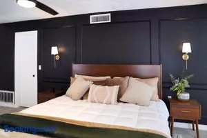 Image of Upgraded Luxury 4 Bedroom Retreat with Pool & BBQ