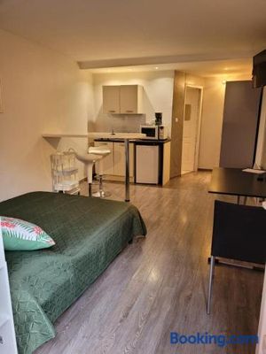 Image of The Loge Mcon