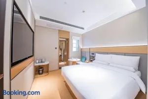 Image of Ji Hotel - Shanghai Nanjing Road People's Square