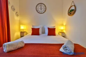 Image of LE LUCIEN Eco-Appart'Hôtel - Angouleme - Centre - Wifi - Parking privé - Classé 4 étoiles