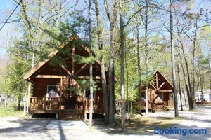 Image of Tranquil Timbers Deluxe Cabin 6