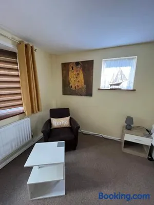Image of Quest Fulfiller - Near General Hospital, Free Parking & Garden