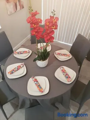 Image of Coral Springs Paradise