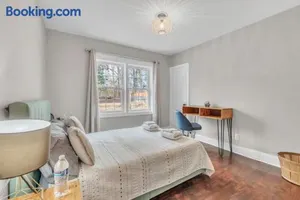 Image of 4Bed/3bath- 1 mile to Downtown