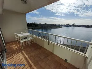 Image of Joli T2 avec terrasse, piscine, proche plage pour 4 pers - FR-1-607-172