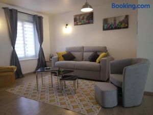 Image of Bel Appartement lumineux avec extérieur
