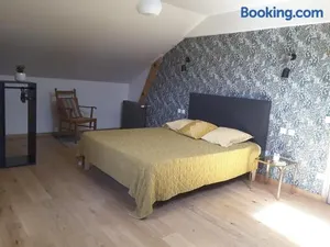 Image of Chambre Romantique, Le Suc du Pommier