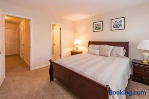 Image of 3 Bedroom Townhouse 8 Miles to Washington DC