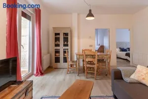 Image of Apartamento KUIA en Gran Bilbao con terraza y vistas a un parque
