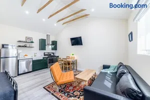 Image of Private stylish studio, near CSUN, Fast Wi-Fi