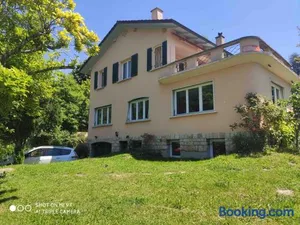 Image of Appartement 1 pièce entresol 30 m2 proche du centre et bain thermal