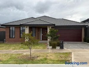 Image of Stunning 4 X Bed Holiday Home In Kalkallo!