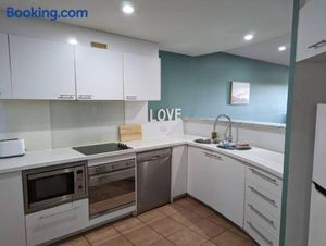 Image of Colourful Happy Apartment 3bd 2bth at Garran