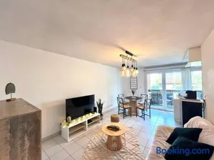 Image of Le Montaigne - Parking inclus, Tramway et MEET