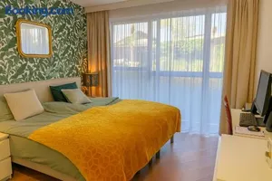 Image of Reza Almere