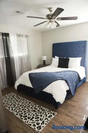 Image of Charming 3Bdrm Retreat Near HCU
